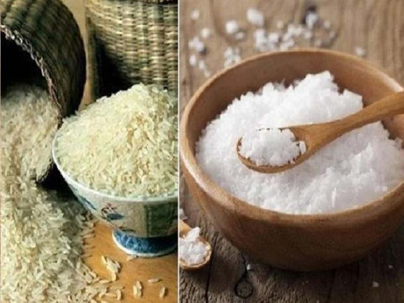 Gạo muối sau khi cúng xong làm gì? Tại sao phải rải gạo muối?